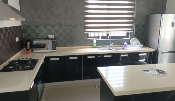  Furnished renting - House - albion  
